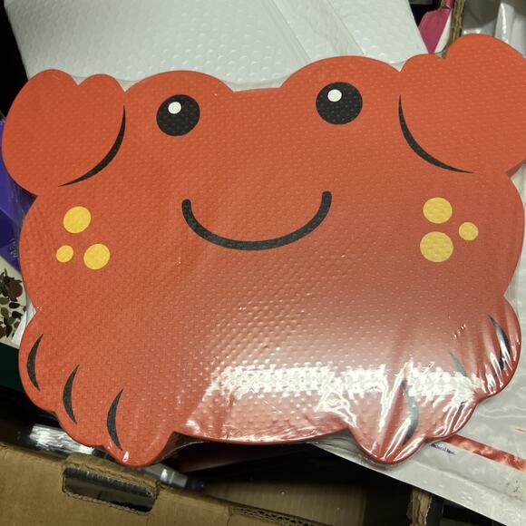 Target Baby Bath Kneeler 1.5 Inch Kneeling Pad RED CRAB new - Picture 1 of 1